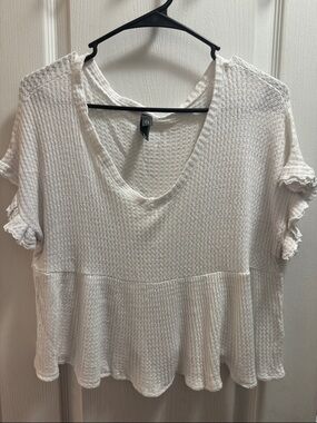 Soft V-Neck Textured Peplum Top - White